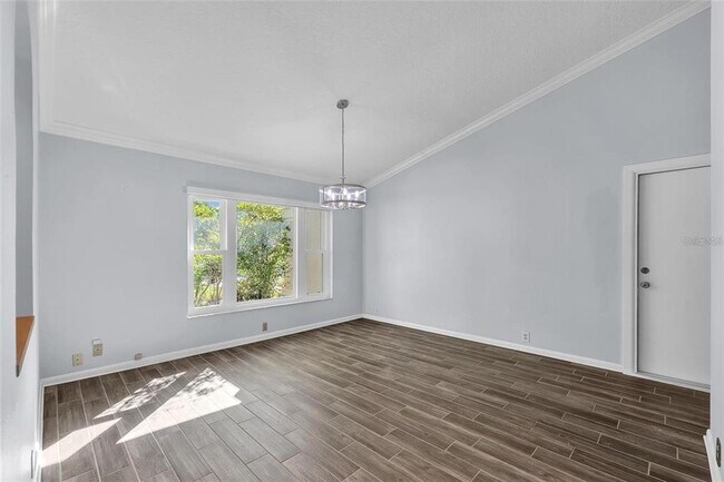 Building Photo - 1702 Horseshoe Dr