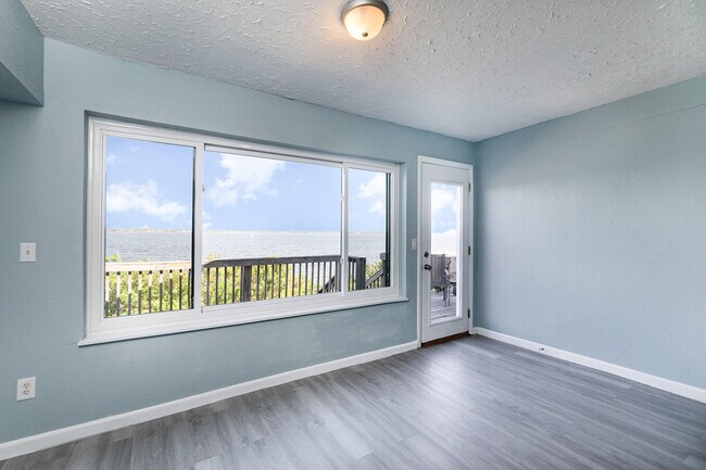 Building Photo - 5275 US-1