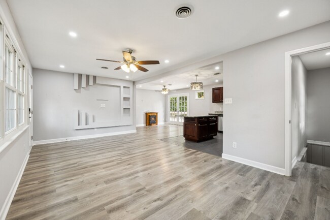 Foto del edificio - 102 Warren Pl