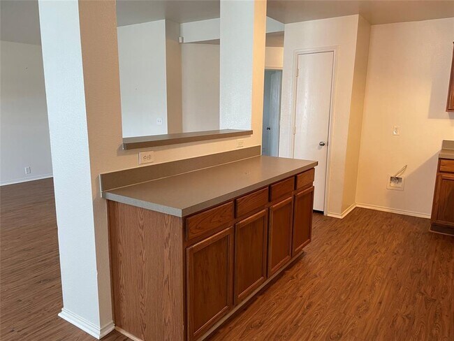 Foto del edificio - 1601 Waters Edge Dr