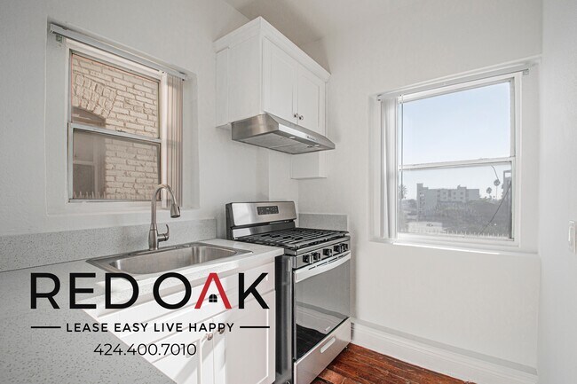 Building Photo - 915 S Carondelet St