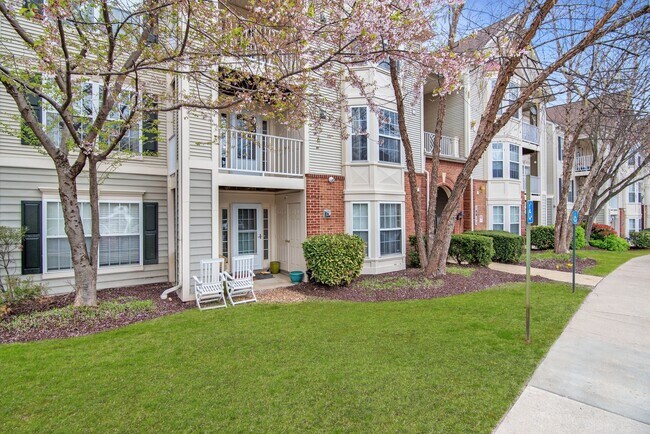Foto del edificio - 3 Bed 2 Bath - Germantown Condo - Washer/Dryer In Unit