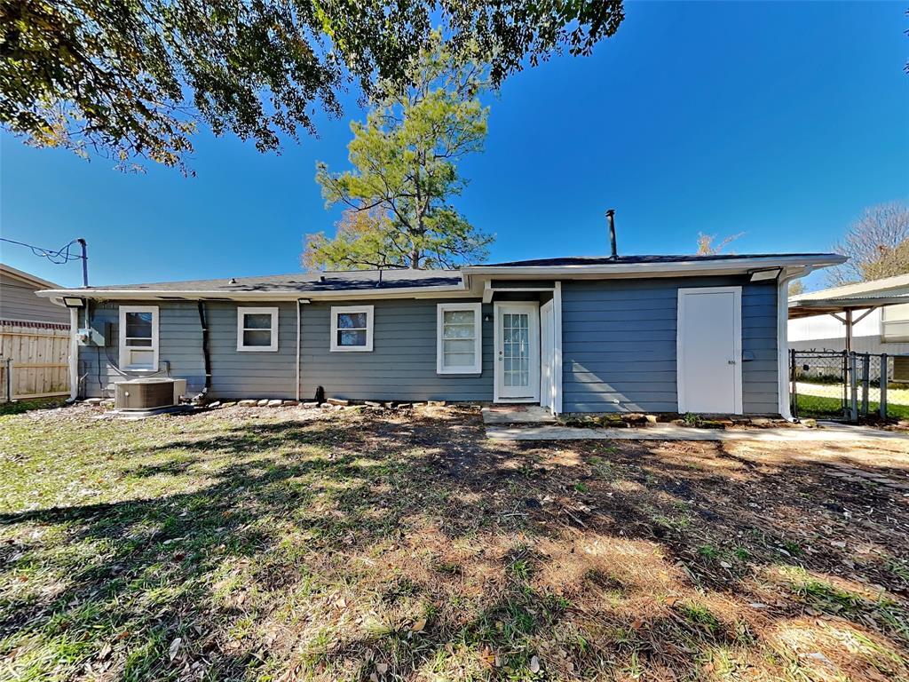 403 W Oak St, Highlands, TX 77562 House Rental in Highlands, TX