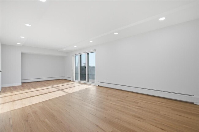 Foto del edificio - 9001 Golf Rd