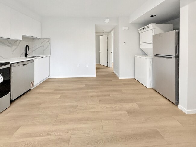 Building Photo - 9307-9123 123 Ave NW