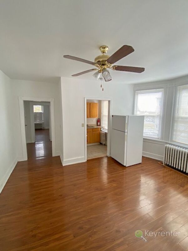 Building Photo - 16 N Rigby Ave