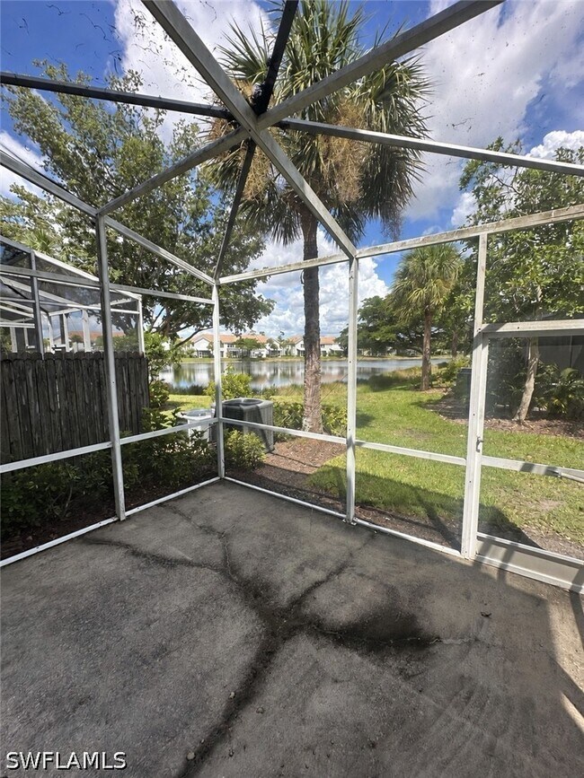 Foto del edificio - 8381 Village Edge Cir