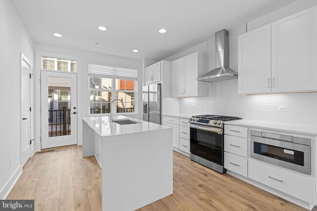 Building Photo - 3104 Camber Pl