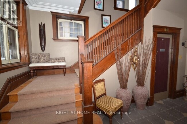 Building Photo - 17 Marlborough Ave