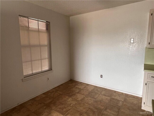 Foto del edificio - 119 W 7th St