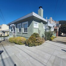Building Photo - 1698 10th Ave