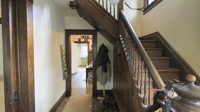 Building Photo - 414 E Kingsley St