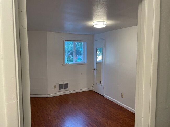 Building Photo - 704 19th Avenue