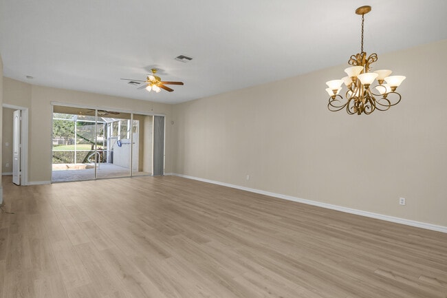 Foto del edificio - 2056 Crestview Way