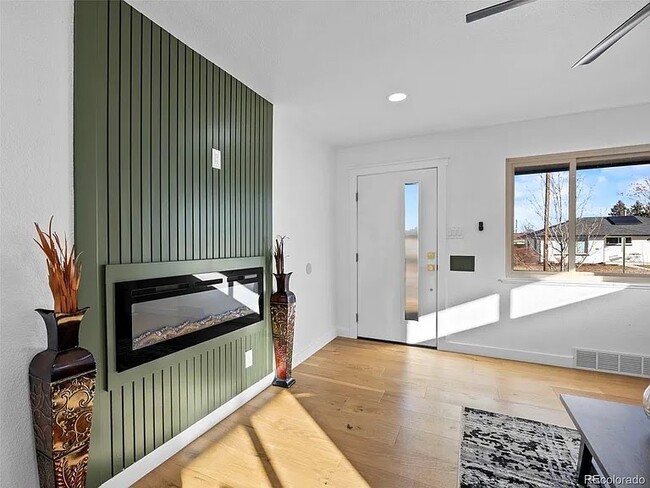 Foto del edificio - 90 Pleasant St