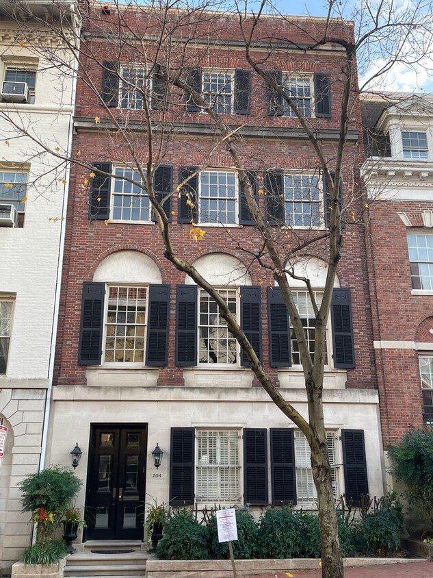 Primary Photo - Kalorama Grandeur with 2 Car Garage and la...