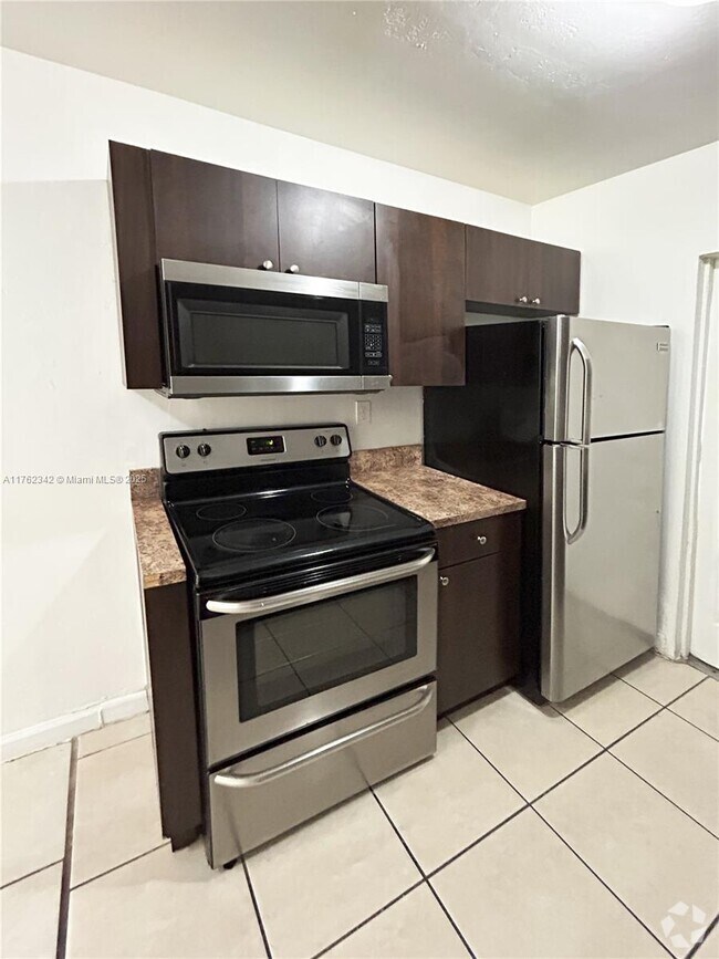 Building Photo - 738 NE 86th St