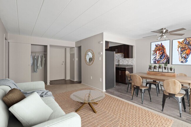 Interior Photo - Executive House