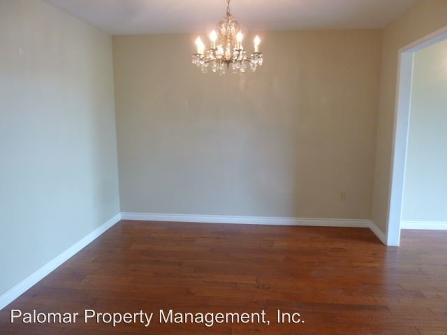 Building Photo - 213 Hawthorne Cir