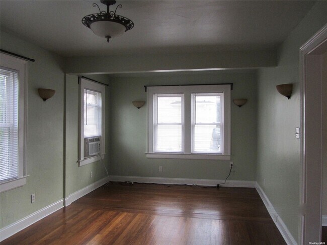 Building Photo - 130 Hillside Ave