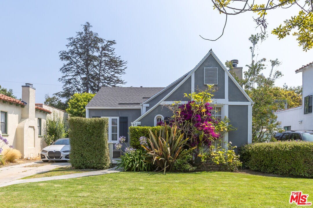 Foto principal - 2310 Manning Ave