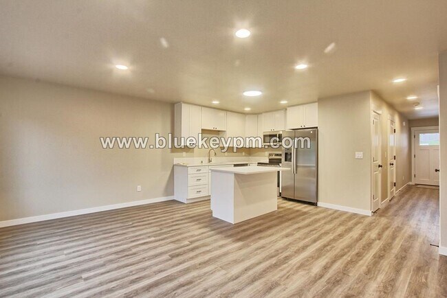 Building Photo - Unit 209-A: 3 Bed, 2.5 Bath Townhome in Kalama