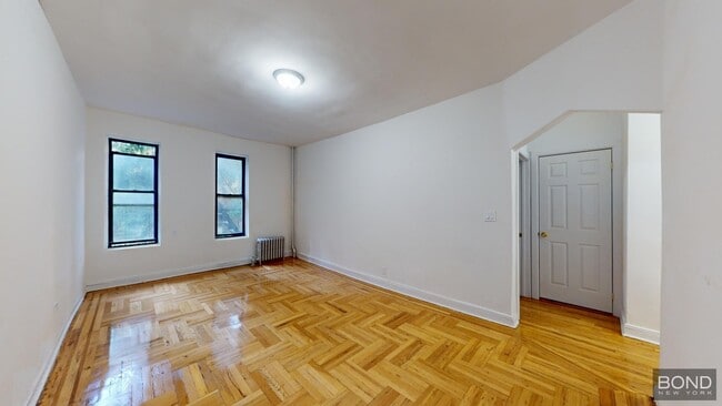 Building Photo - 520 E 83rd St
