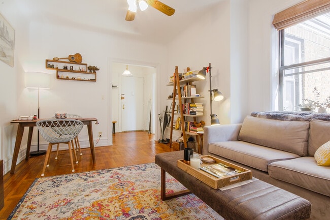 Photo - 135 W 16th St Apartment