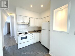 Building Photo - 130 Baldwin St