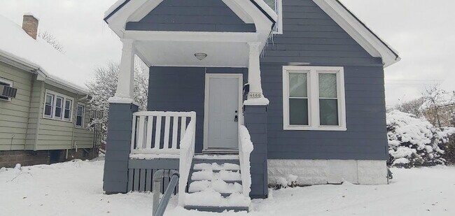 Building Photo - 4666 N 38th St