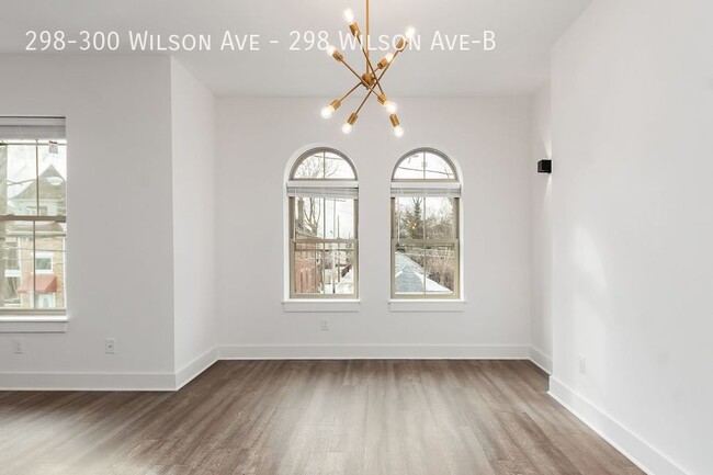 Building Photo - Luxury 2 Bedroom in Franklin Park