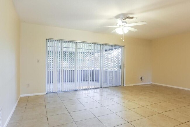 Foto del edificio - 4851 NW 6th St