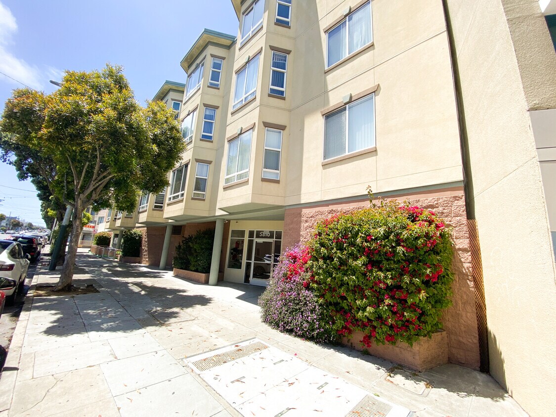 Primary Photo - 5810 Mission St