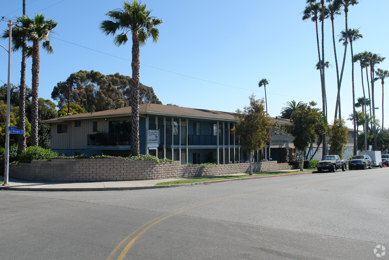 Building Photo - Tradewinds Apartments