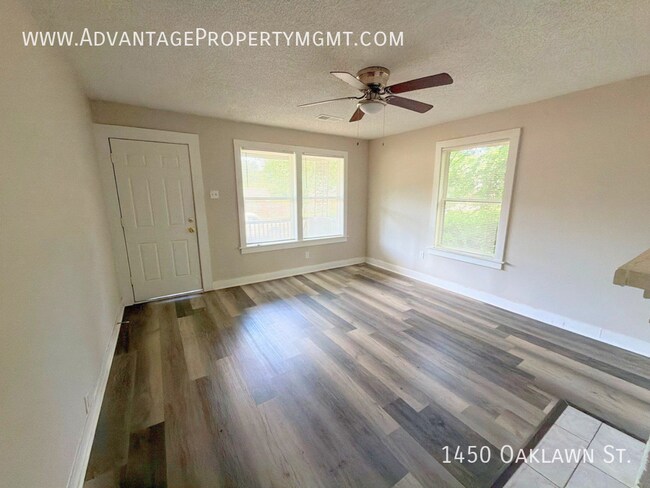 Building Photo - 1450 Oaklawn St