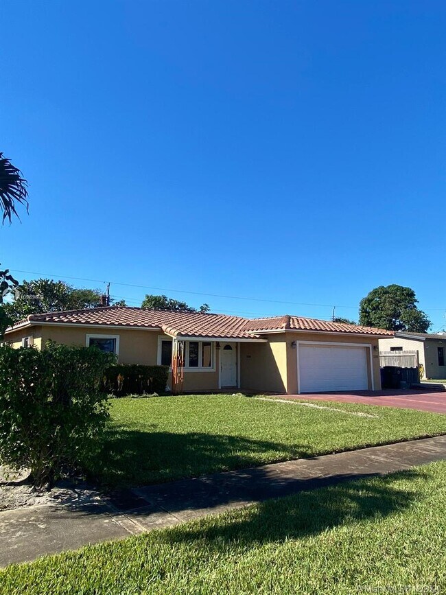 Building Photo - 5201 NE 1st Ave.