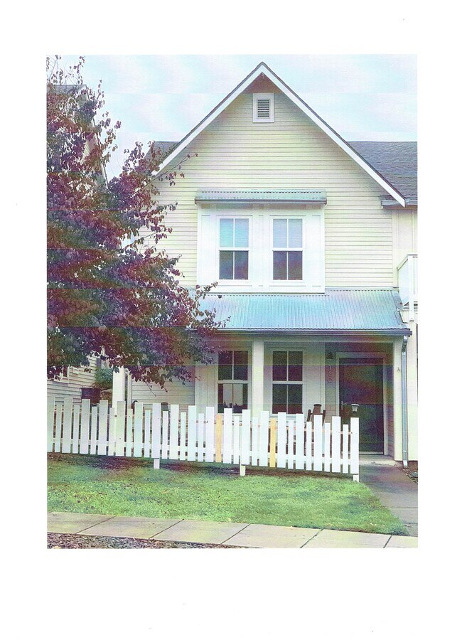 Building Photo - 515 G St