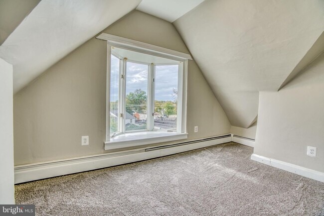 Building Photo - 3100 Hamilton Ave