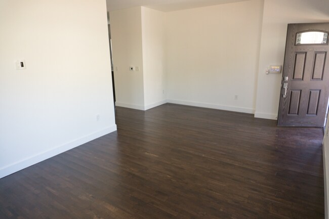Building Photo - 835 35th St