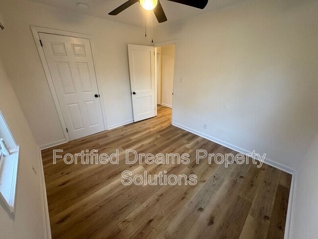 Foto del edificio - 1702 J Ave