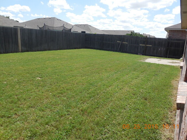 Building Photo - Cozy 3/2/2 in Crowley right off 1187