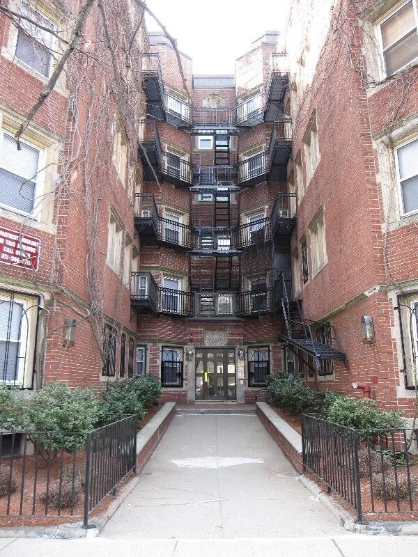Foto del edificio - 16 Westland Ave