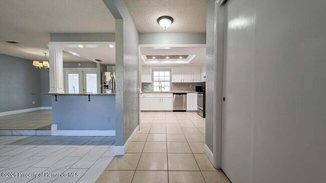 Building Photo - 122 Galiano Ct