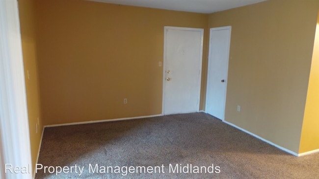 Building Photo - 601 Riverhill Cir