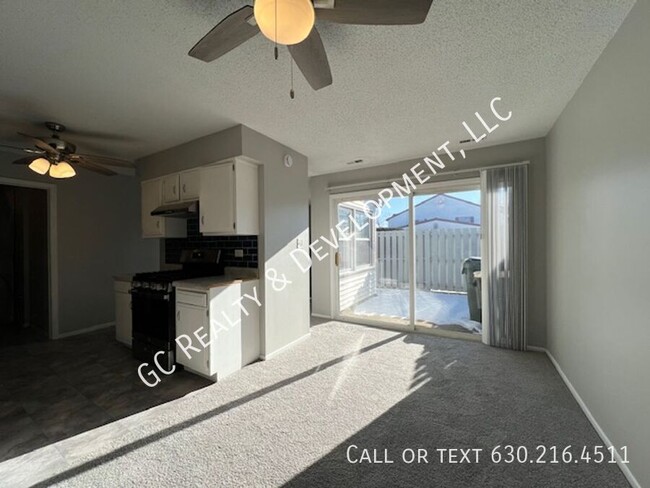 Foto del edificio - *** 2 BDRM - 1 BTH / SS APPL / RECENTLY UP...