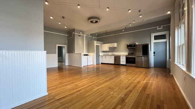 Building Photo - 111 W Harrison Ave