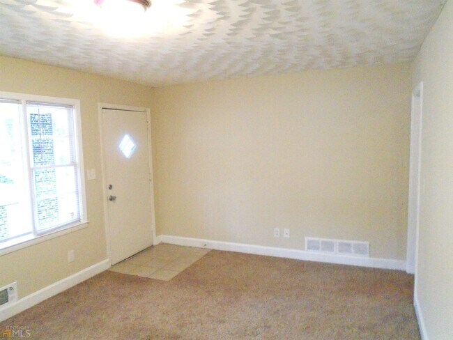 Foto del edificio - 629 Woods Dr NW