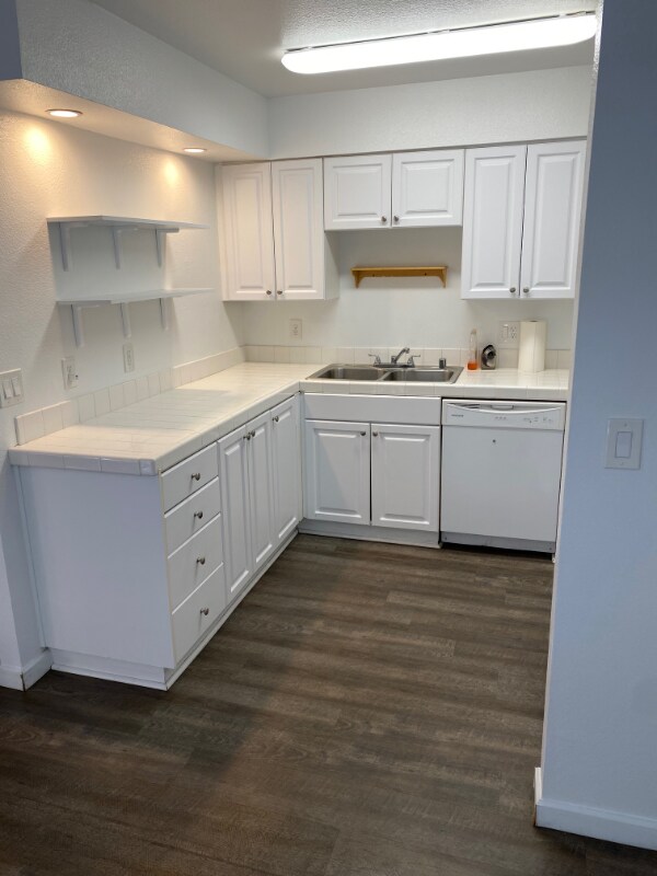 Foto del edificio - 6901 Alvarado Rd