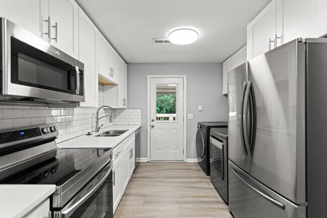 Foto del edificio - 3400 Clifton Ave