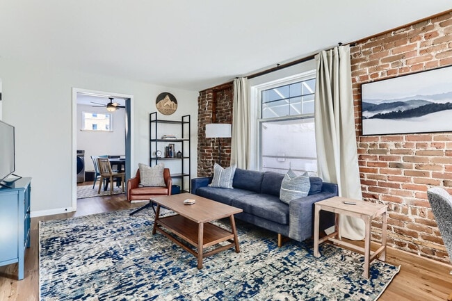 Foto del edificio - 1244 York St